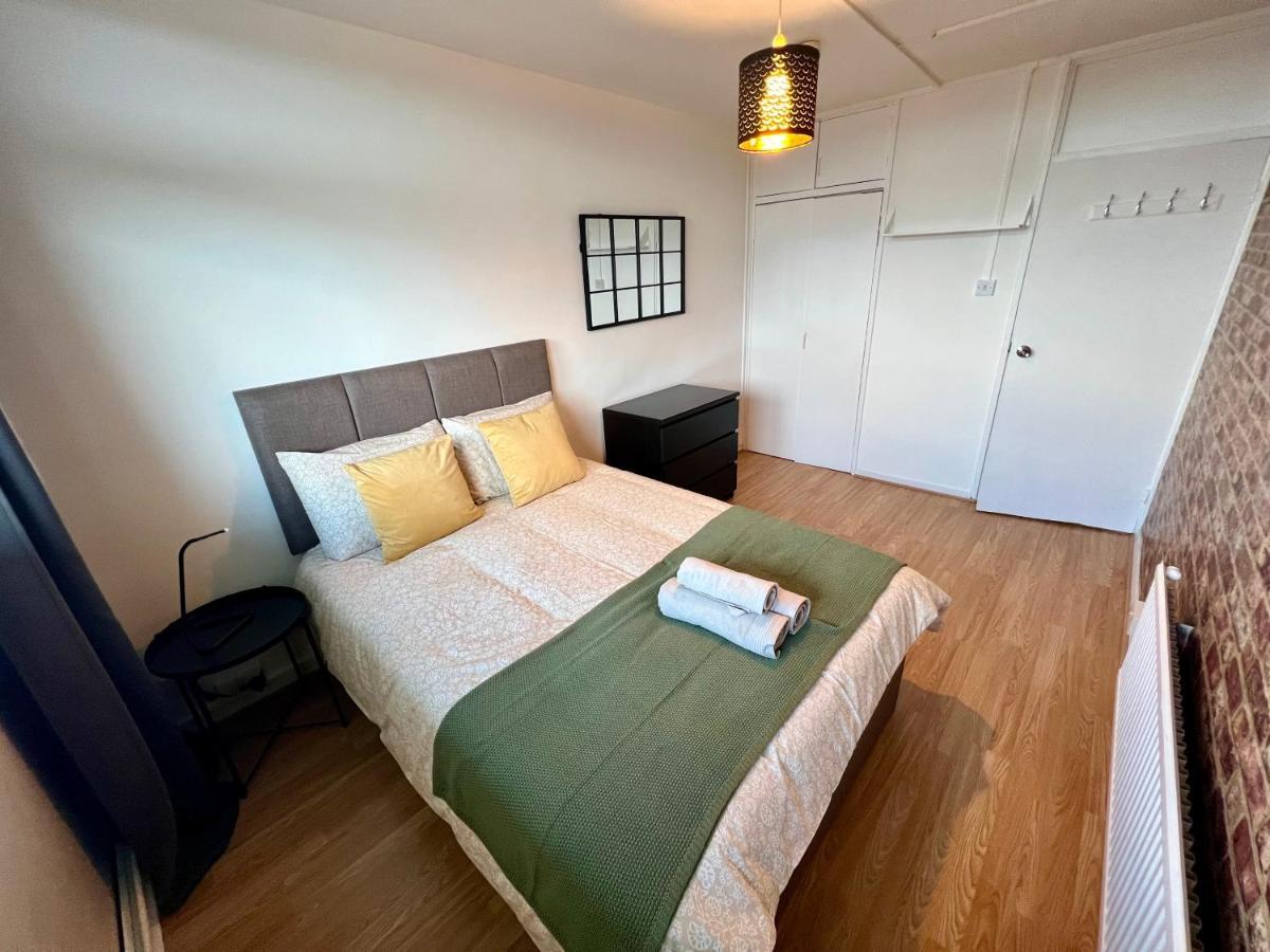 New Tower Bridge , Canada Water 2 Bedroom Flat With A View Apartament Londra