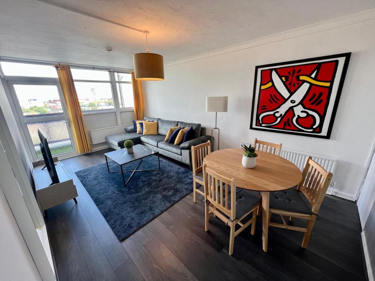 New Tower Bridge , Canada Water 2 Bedroom Flat With A View * Londra